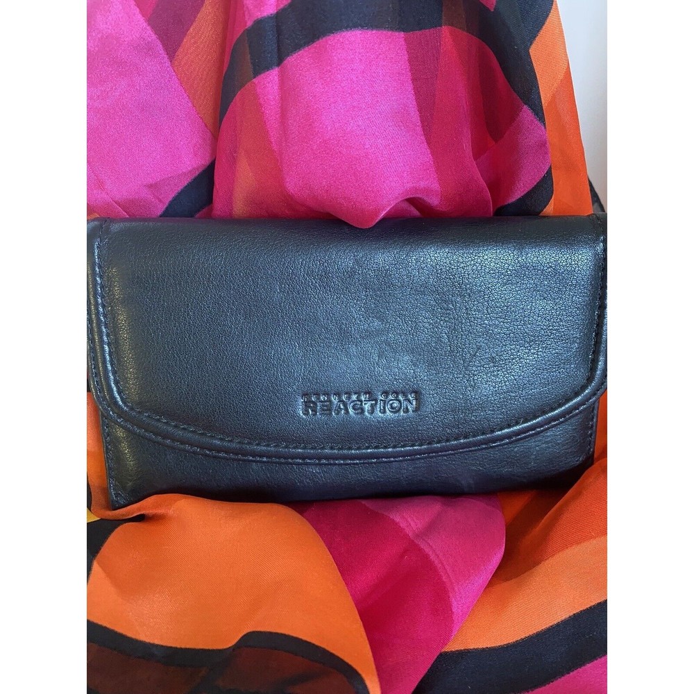 KENNETH COLE REACTION Wallet Snap Button - Picture 2 of 8